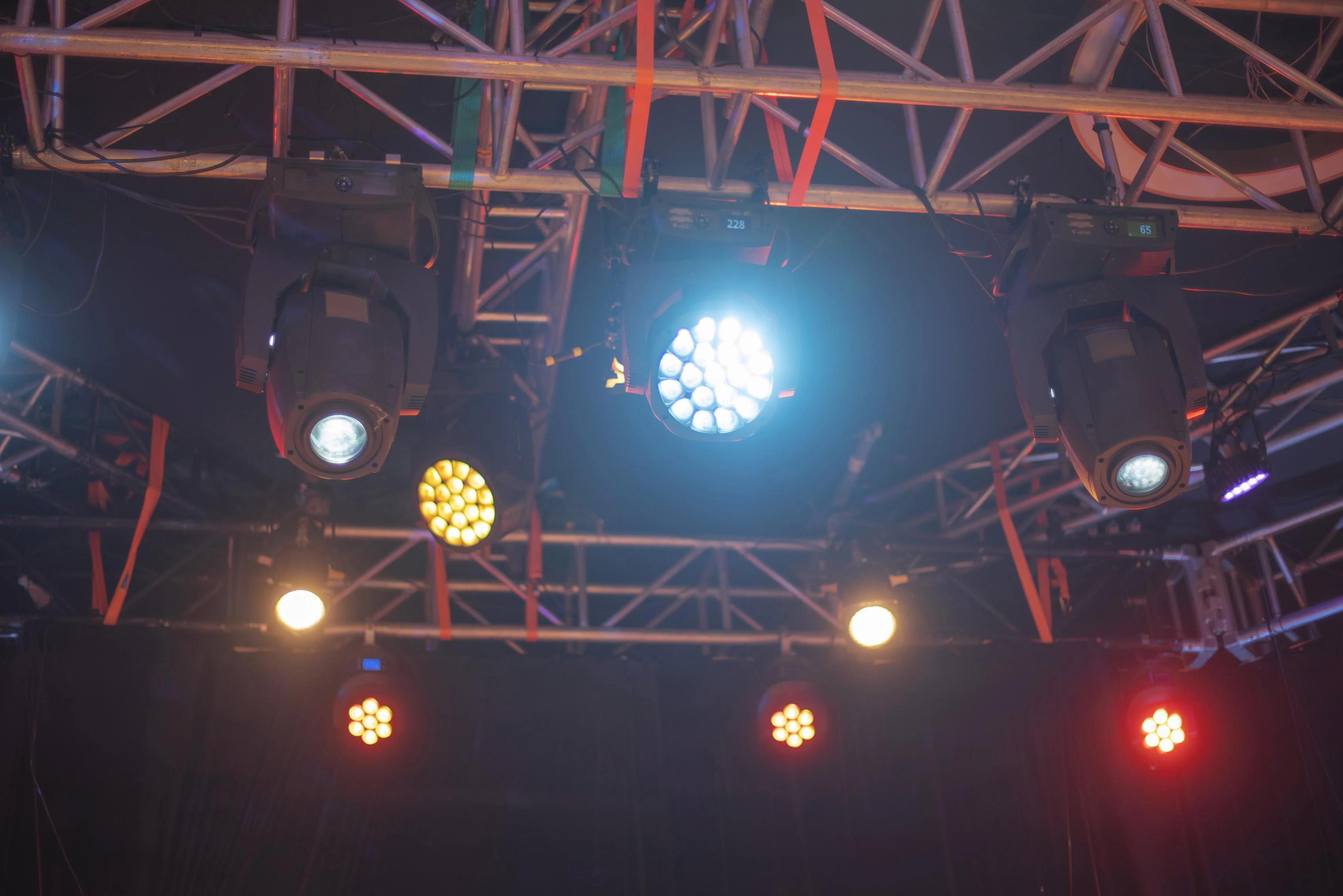 Световое оборудование